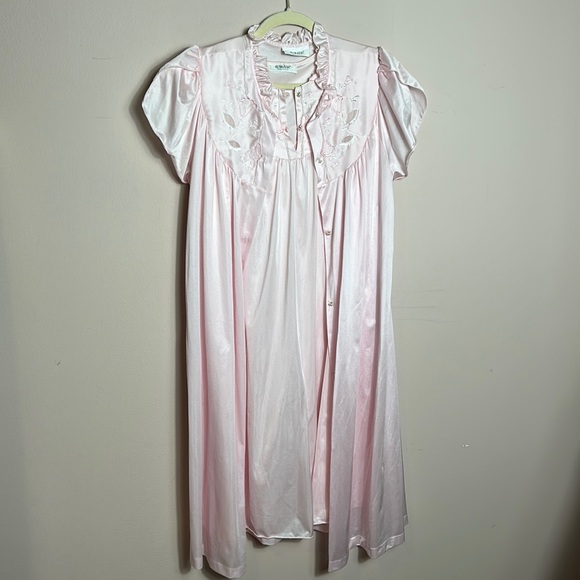 Set of Komar Vintage Light Pink Embroidered Chemise and Robe size small - Picture 2 of 14